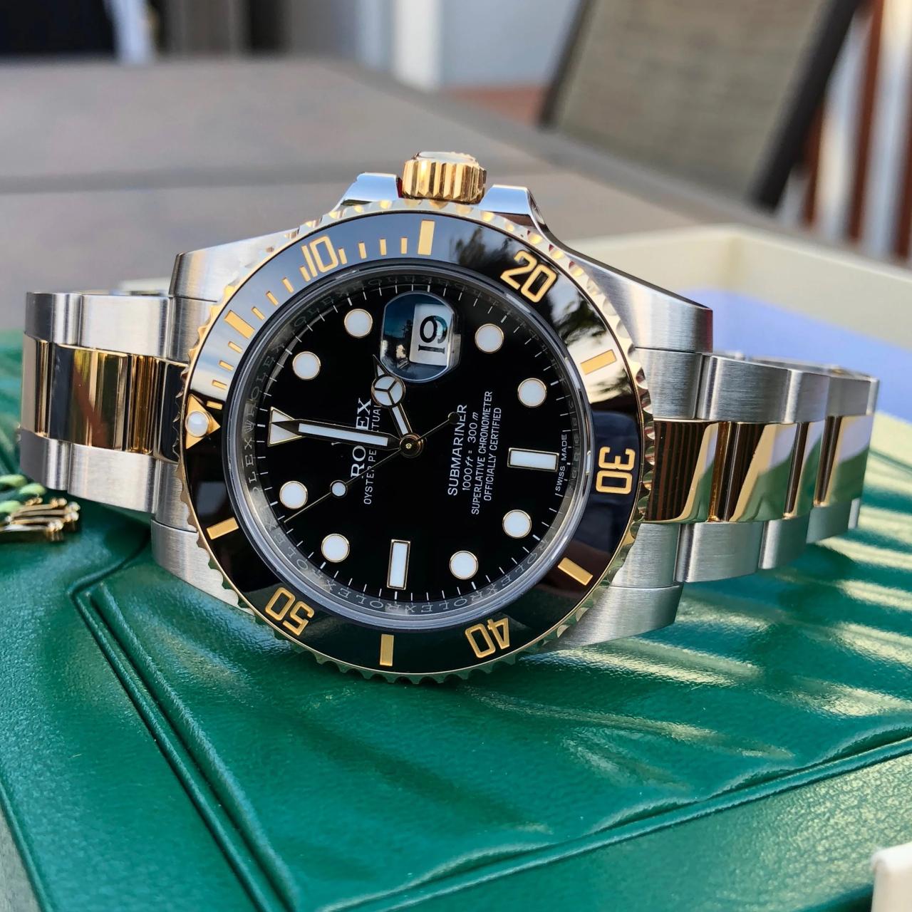 Rolex submariner gold black